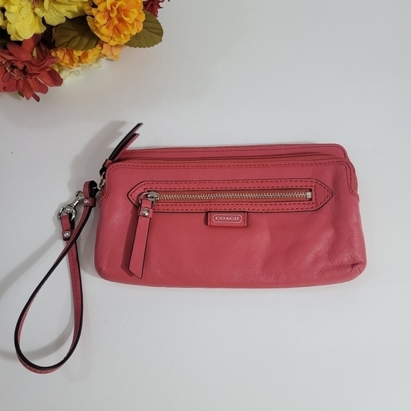 COACH LEGACY CORAL WRISTLET LEATHER - Picture 10 of 11